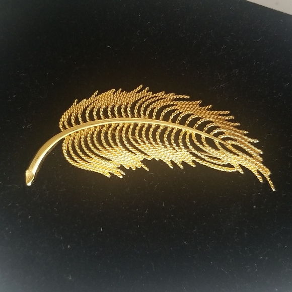 MONET Vintage Large Stylized Feather Leaf Brooch Pin - Picture 9 of 9